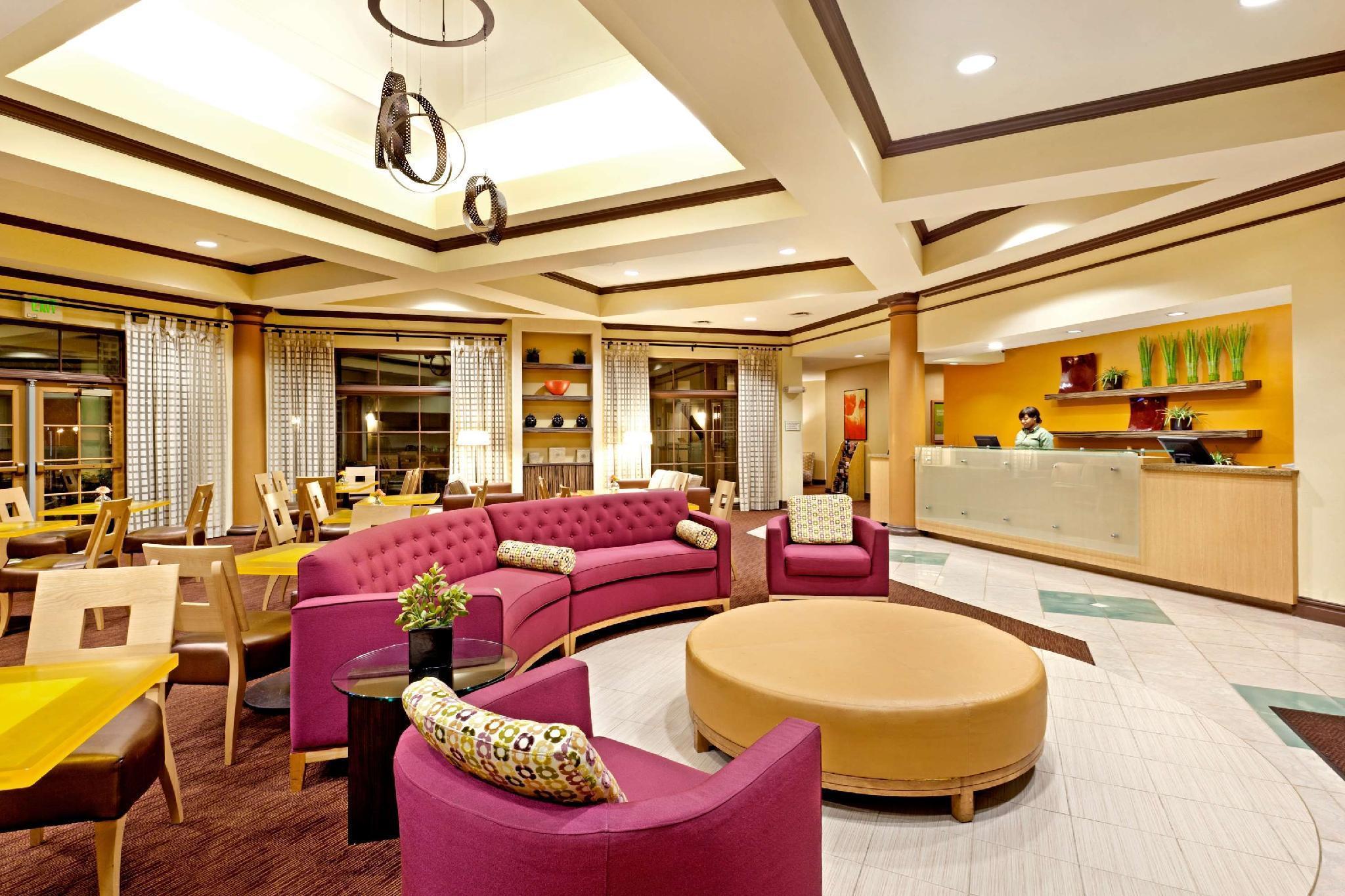 Отель La Quinta By Wyndham Raleigh Кэри Экстерьер фото